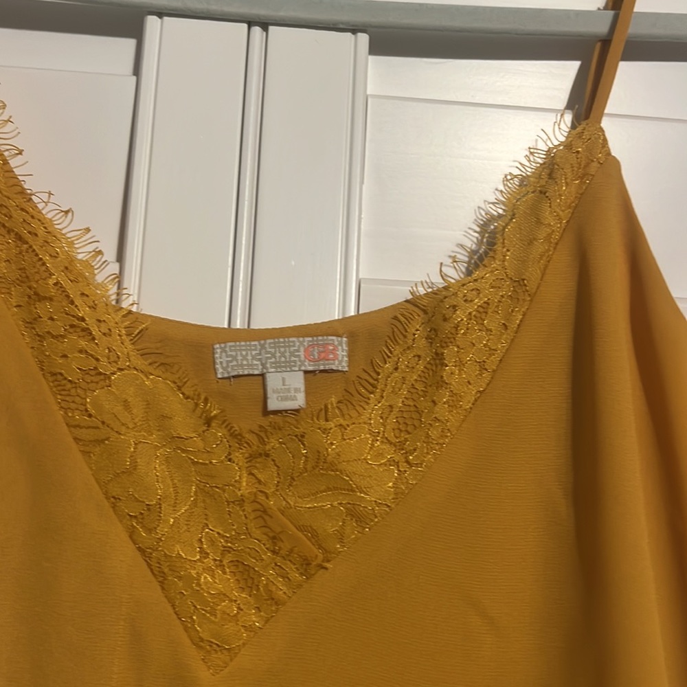 Gold top - Picture 2 of 2